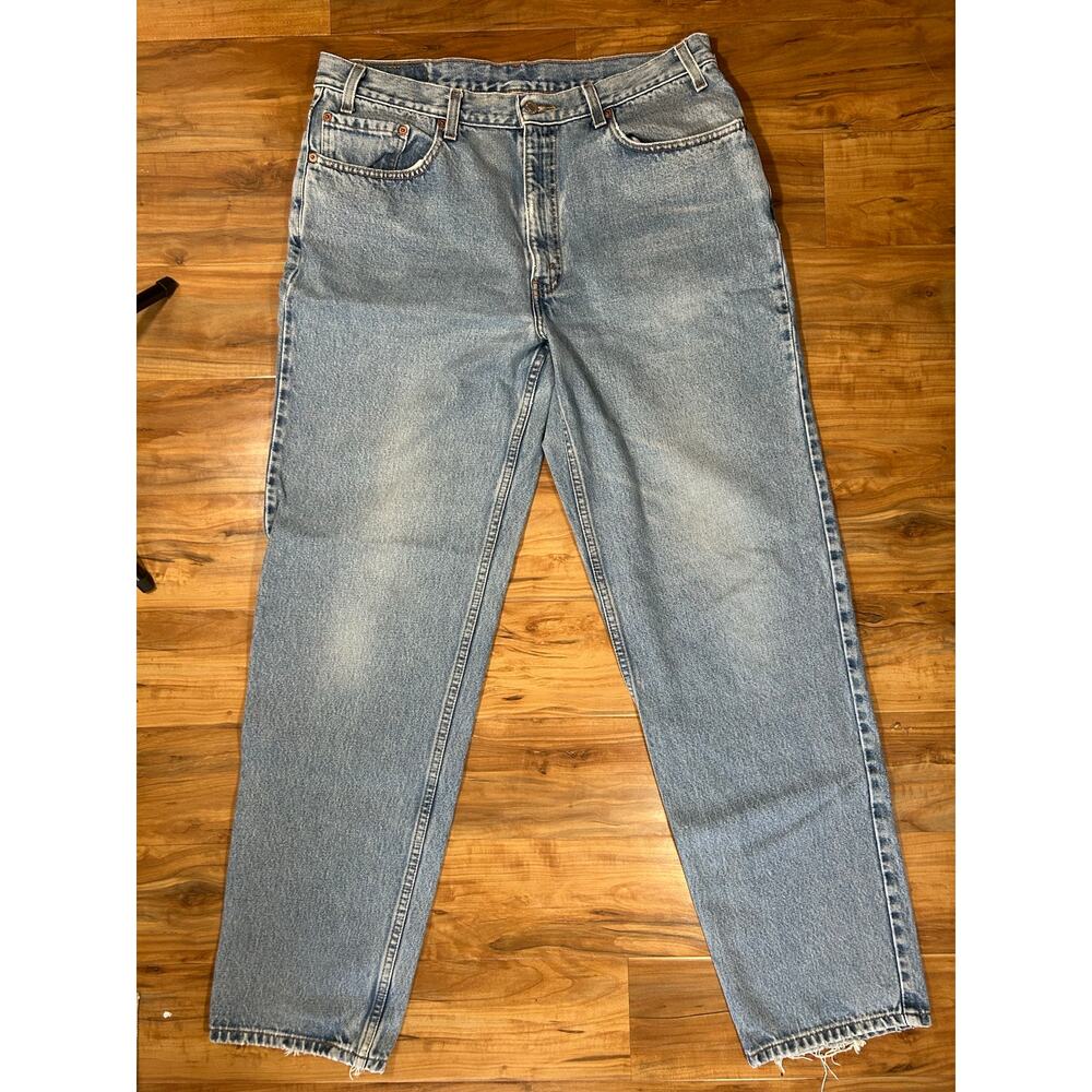 Vintage 90s Levi’s 550 Relaxed Fit Tapered Leg Jeans 38x34 Light Wash Distressed
